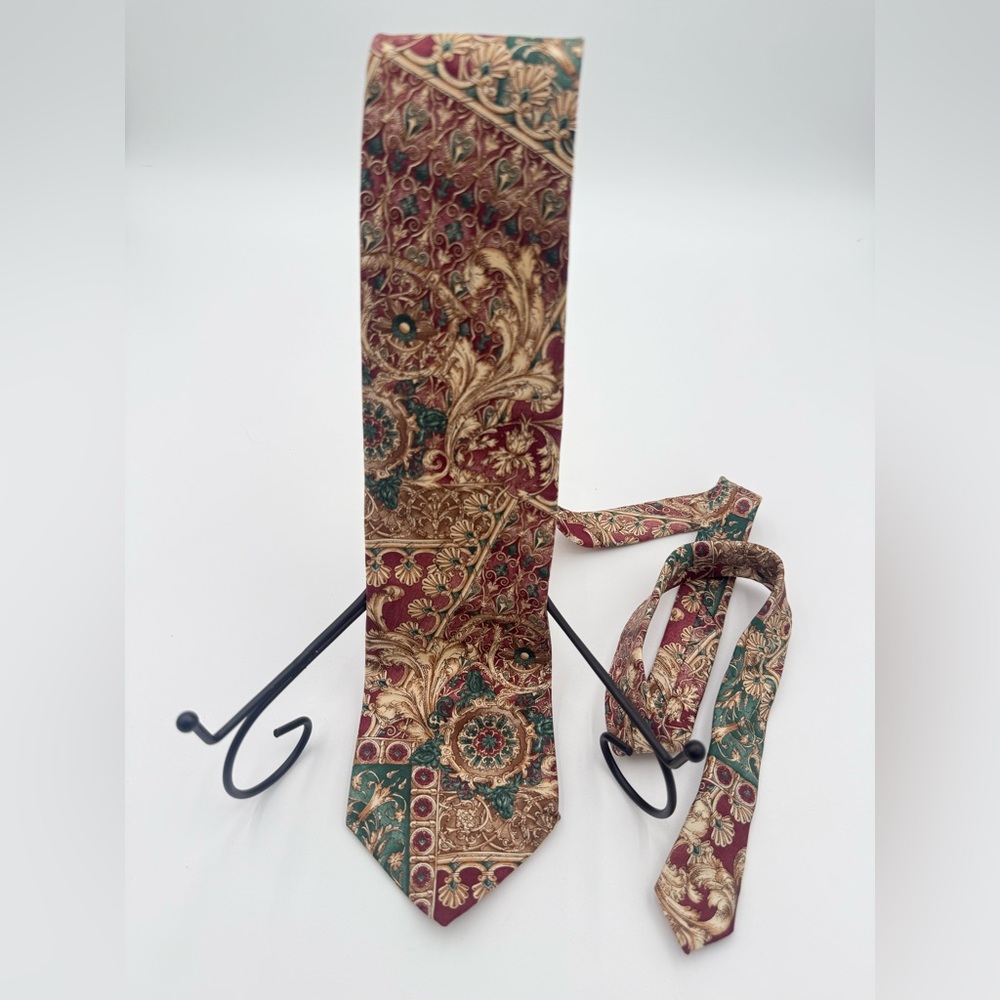 BILL BLASS Men's Abstract Floral Pattern Tie - 100% Silk - navy, gold, red 55.5”